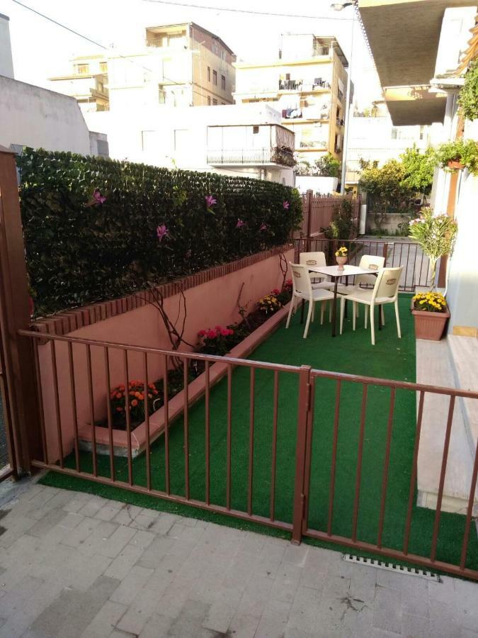 Holiday House Marlin Giardini Naxos Exterior photo